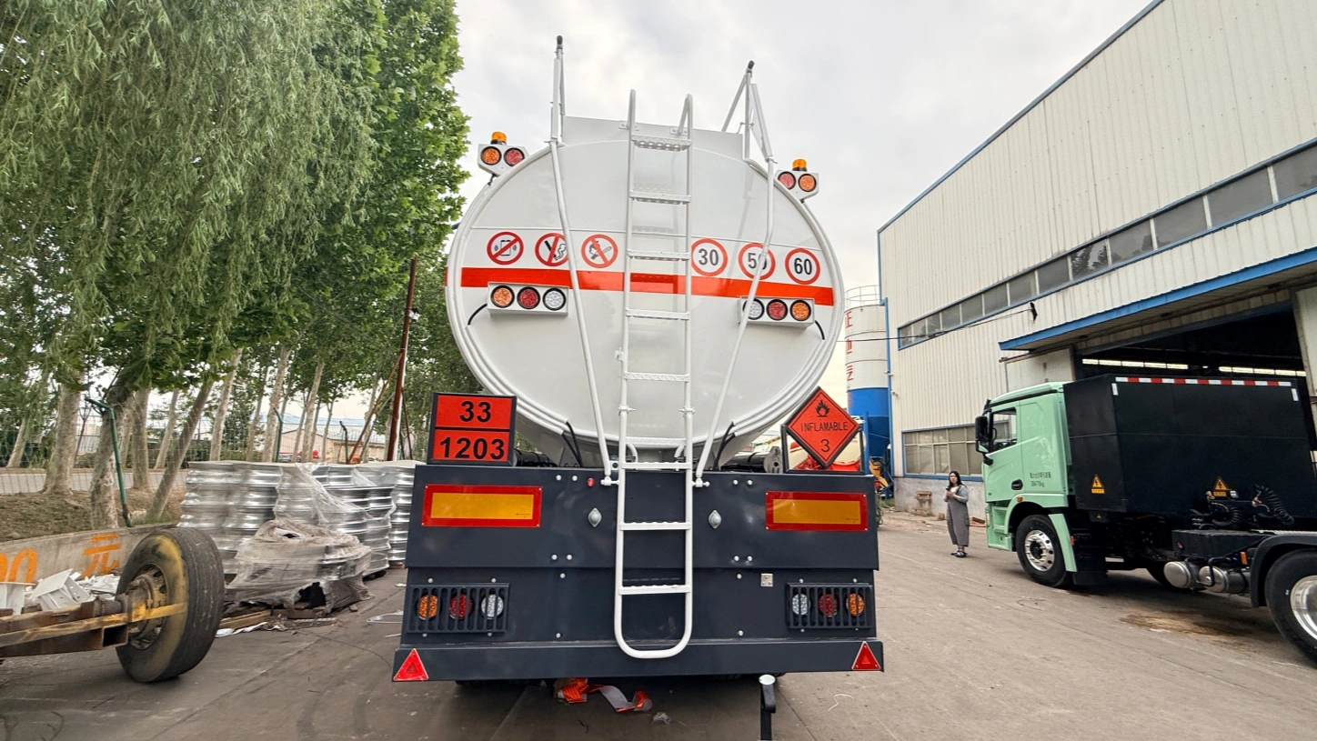 3 axle fuel tanker trailer 3 axle fuel tanker trailer