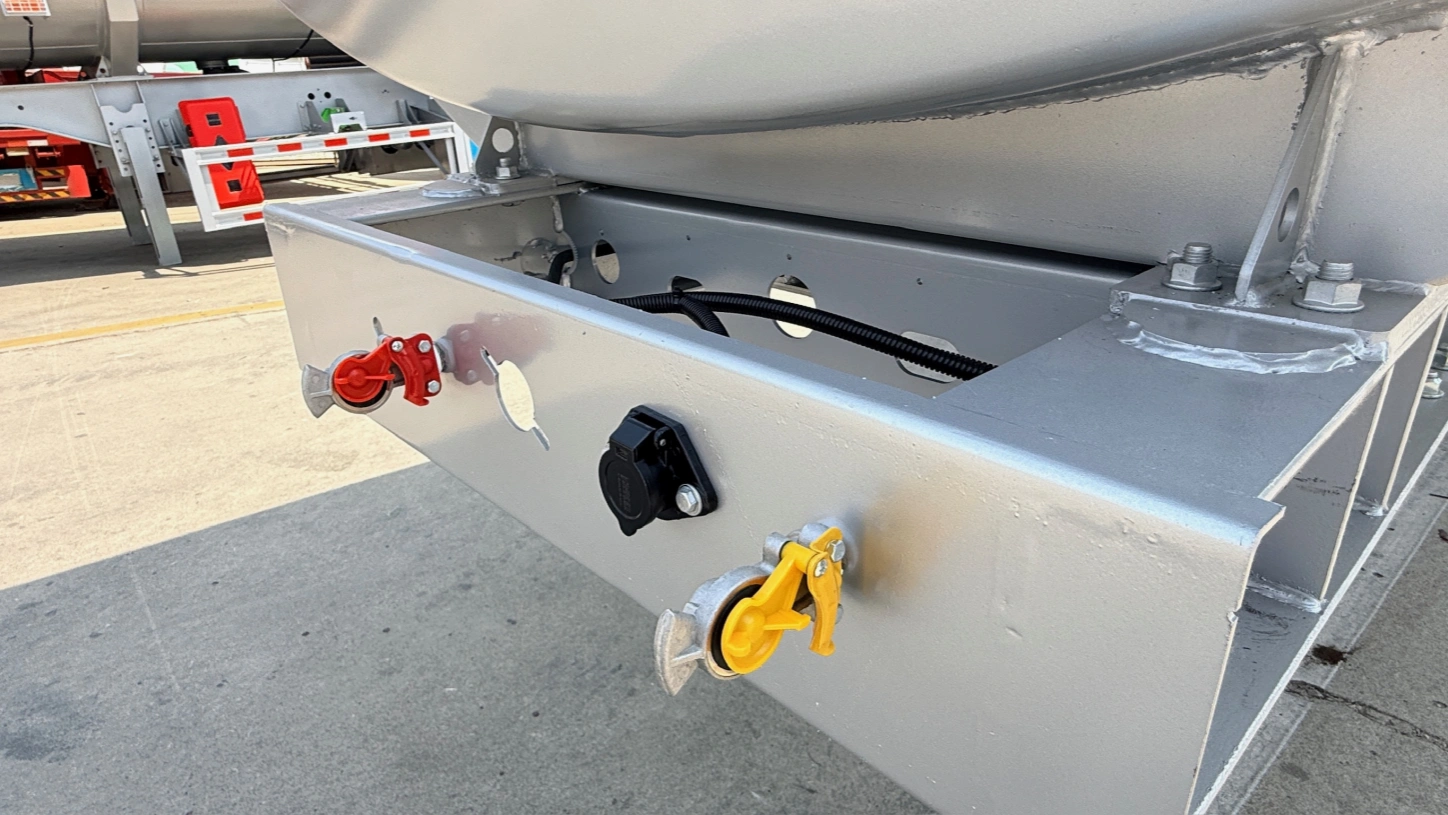 3 axle fuel tanker trailer 3 axle fuel tanker trailer
