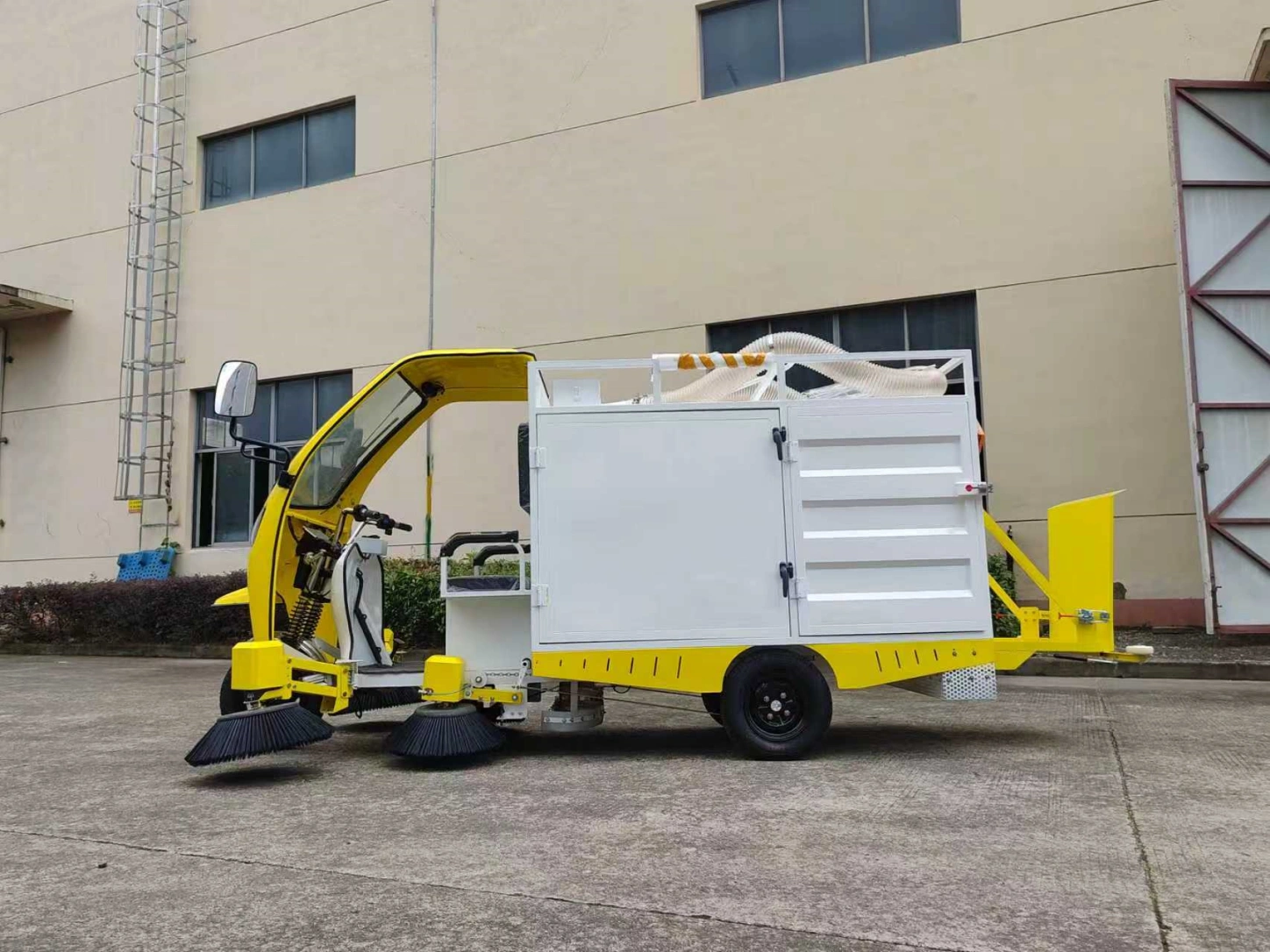 leaf shredding and collection sweeper leaf shredding and collection sweeper