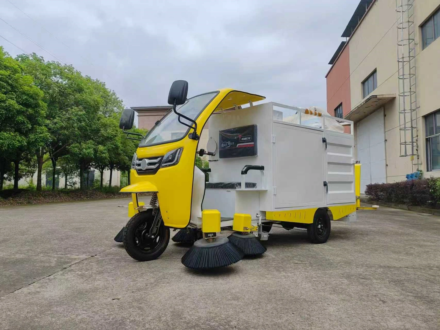 leaf shredding and collection sweeper leaf shredding and collection sweeper