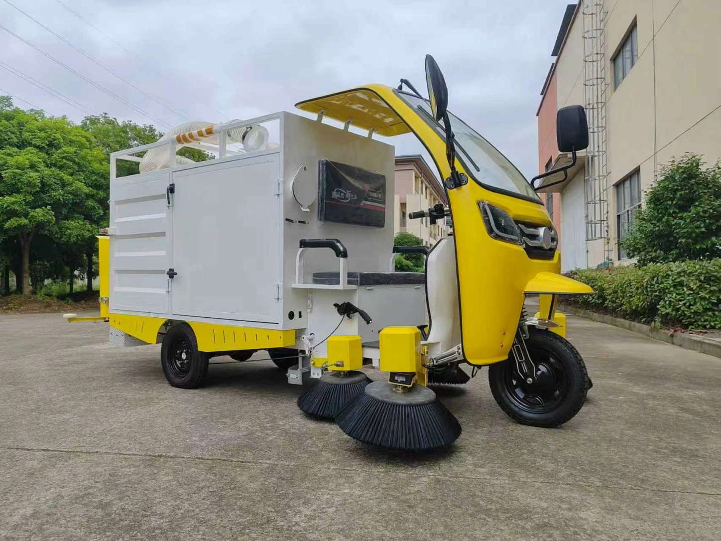 leaf shredding and collection sweeper leaf shredding and collection sweeper